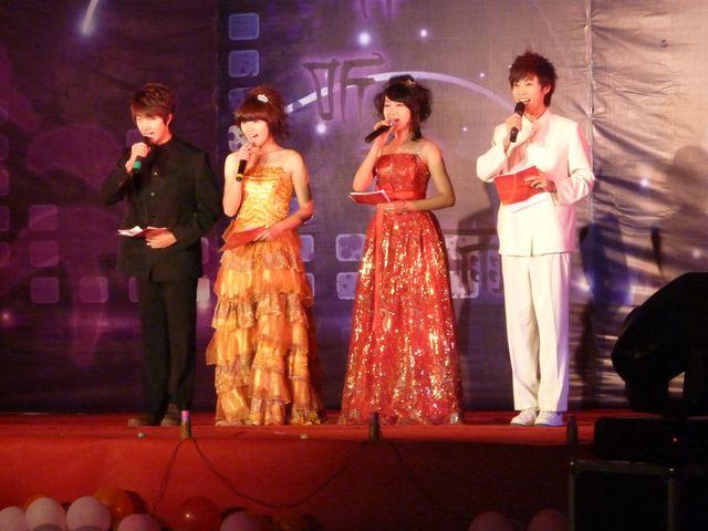 軟件學院舉辦創(chuàng)先爭優(yōu)活動展示會暨2010級迎新晚會-01