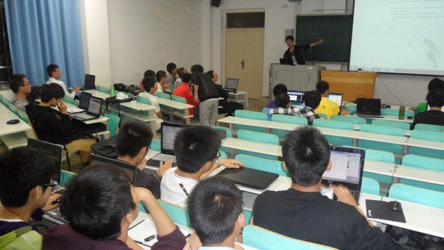 軟件學(xué)院科協(xié)舉辦新生科技知識(shí)交流會(huì)